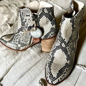MIA Tracee Bootie NWT